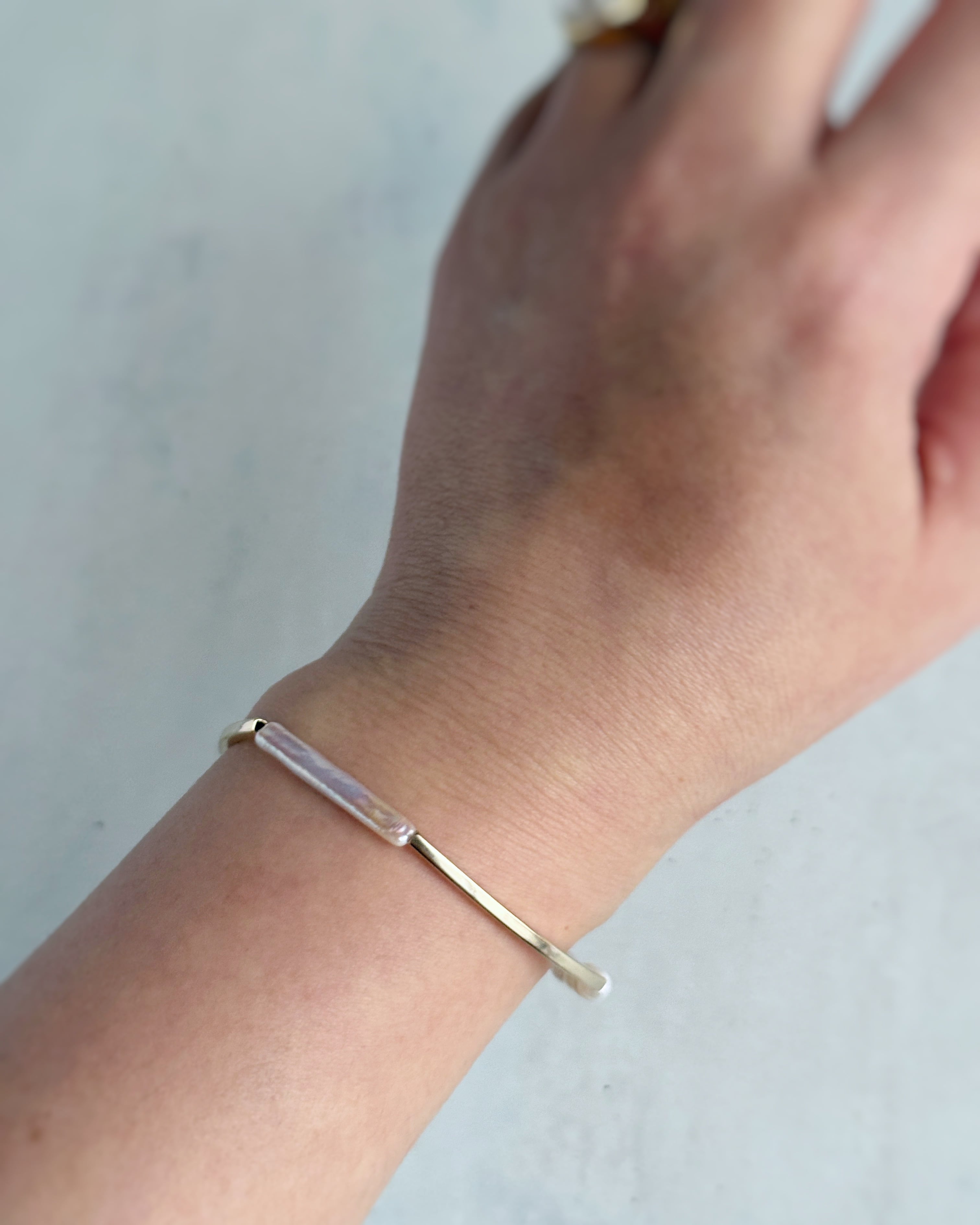 Tube & stone bracelet(淡水パールW)