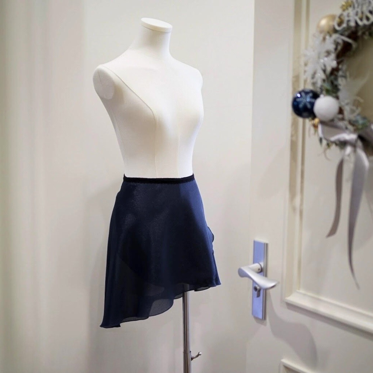 ウエストレーストリミング ハーフ丈スカート 3色展開 L1244