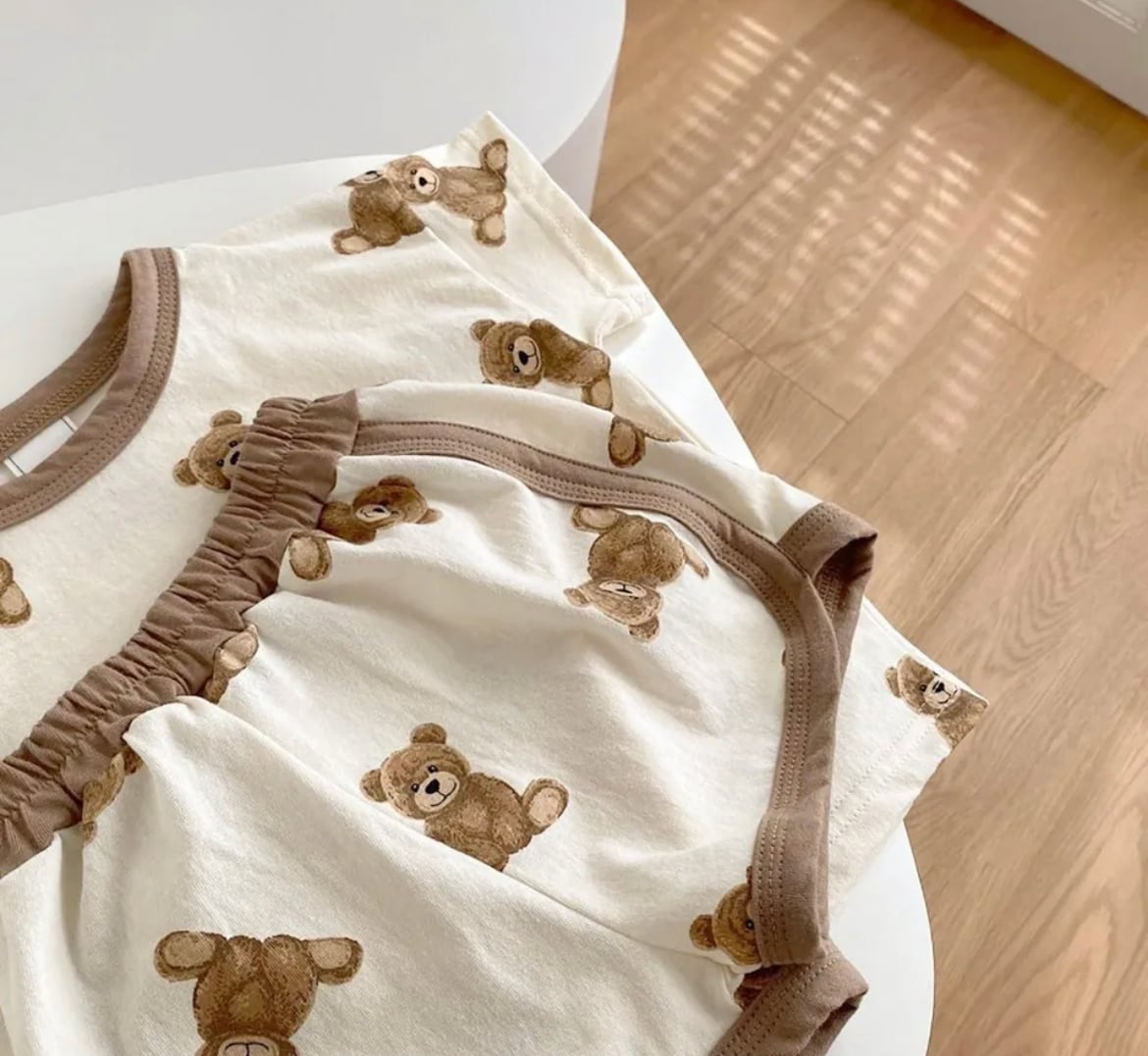 くまのTシャツ&ショートパンツ