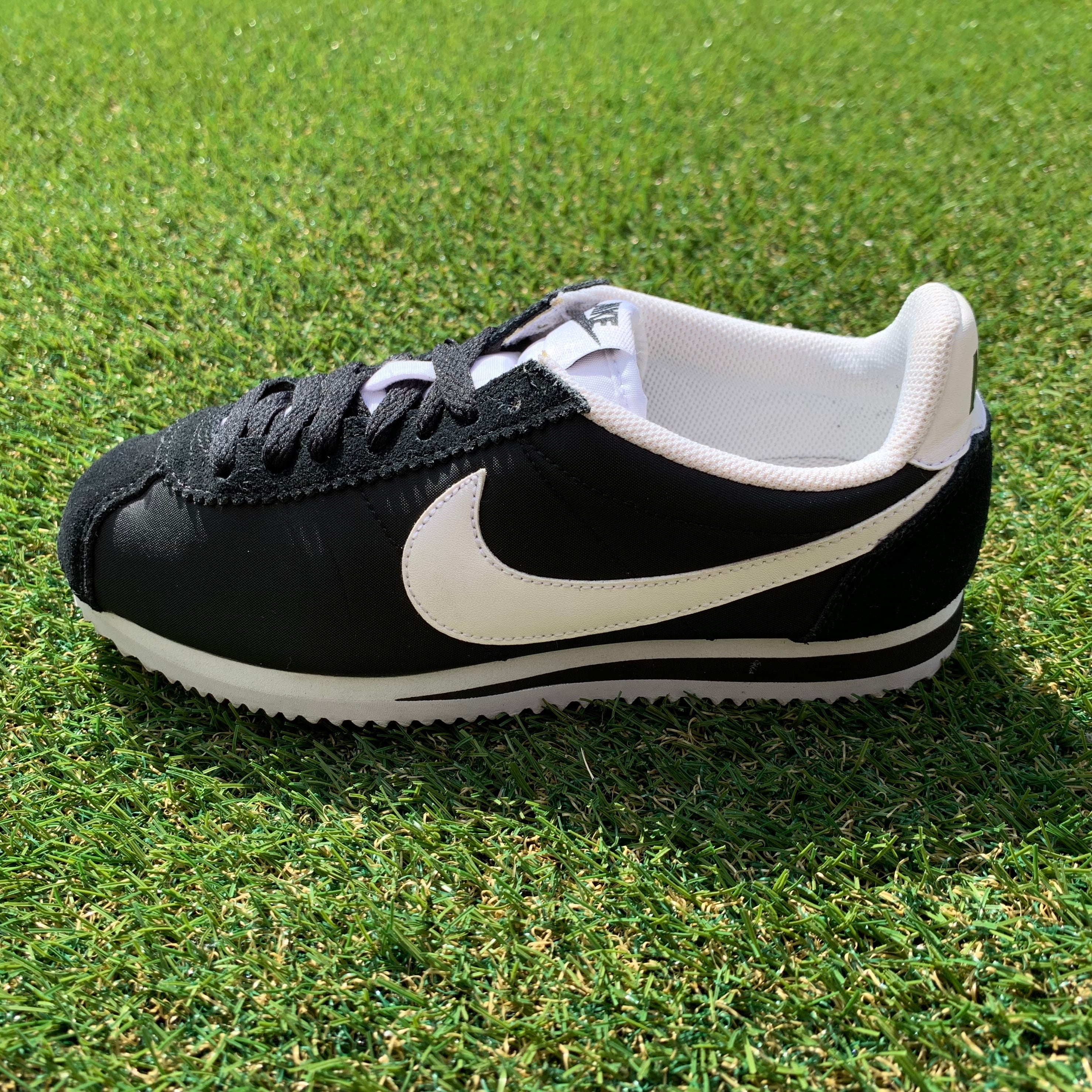 NIKE CLASSIC CORTEZ NYLON ナイキ コルテッツ ベーシック ナイロン