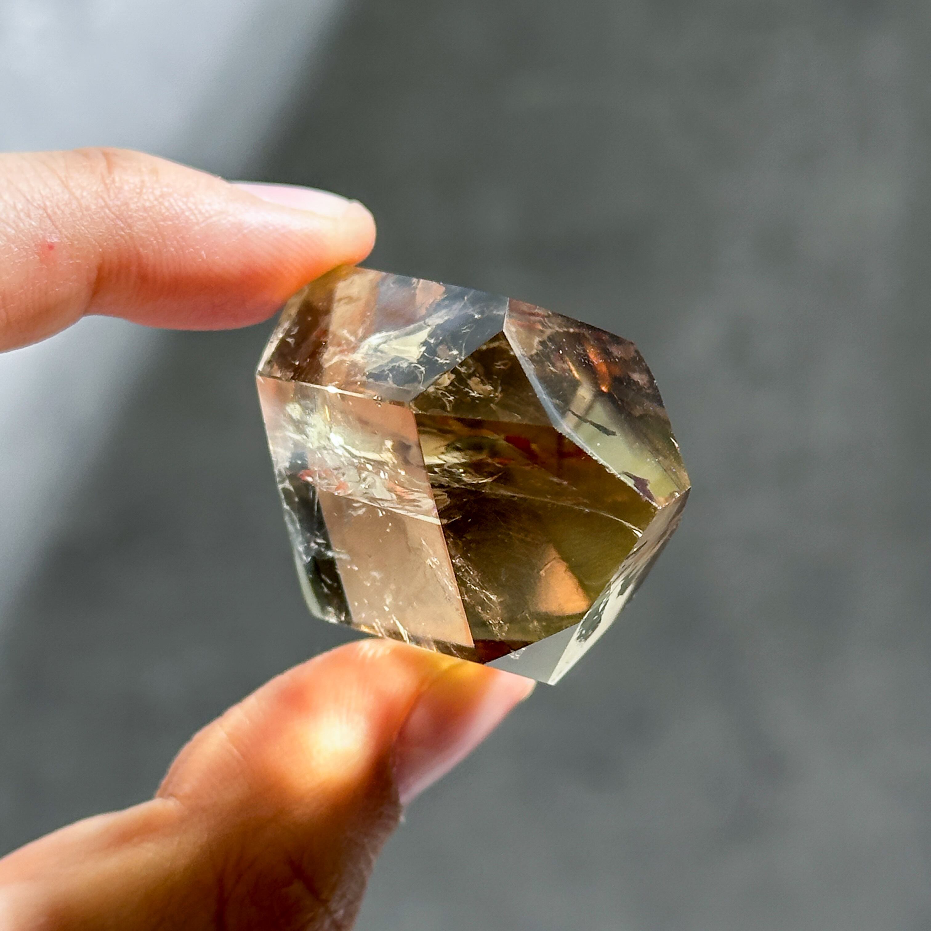 ファントム・透明感◎シトリン（黄水晶） フリーフォーム15◇ Citrine