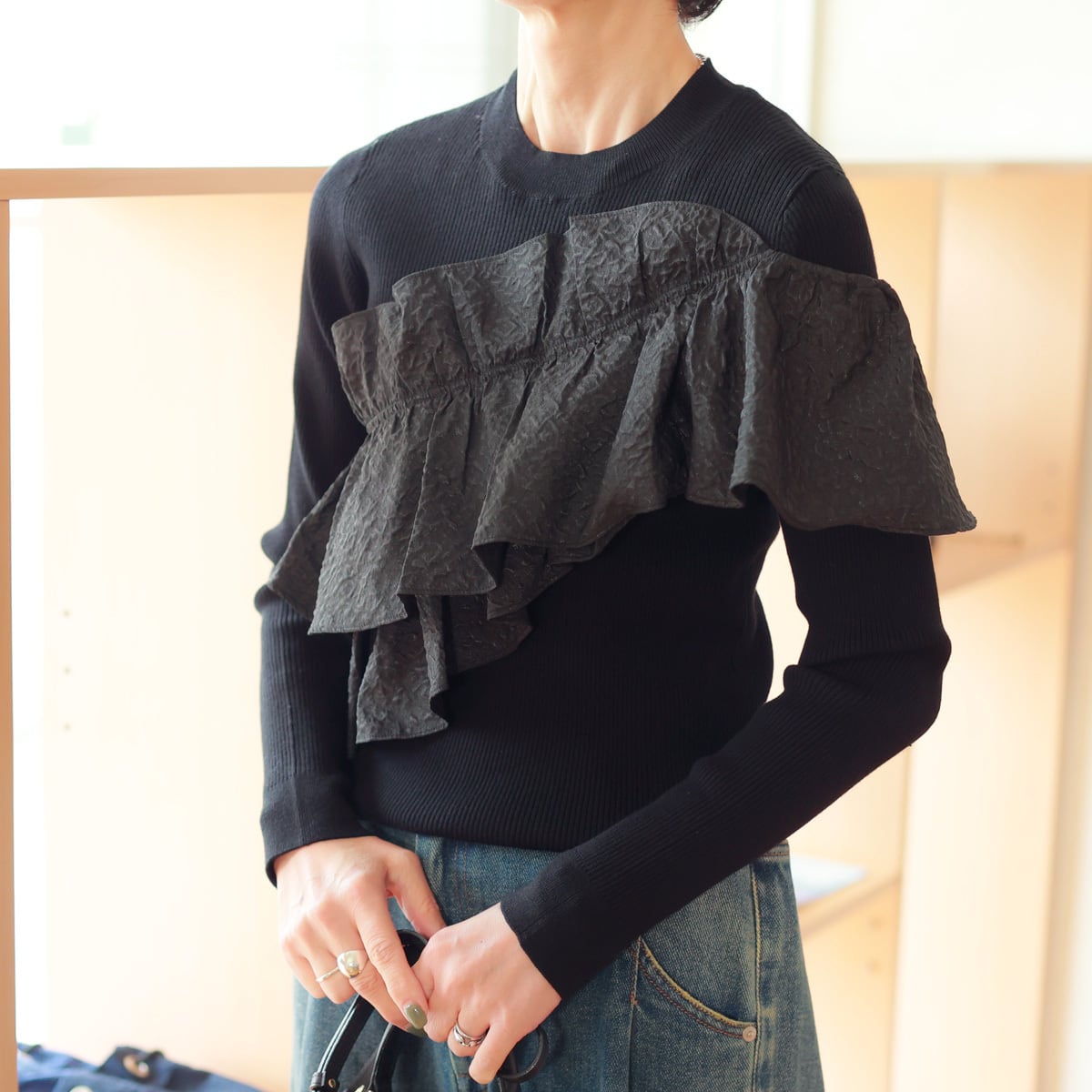 BEATRICE (ベアトリス) フリルフロント リブニットトップス