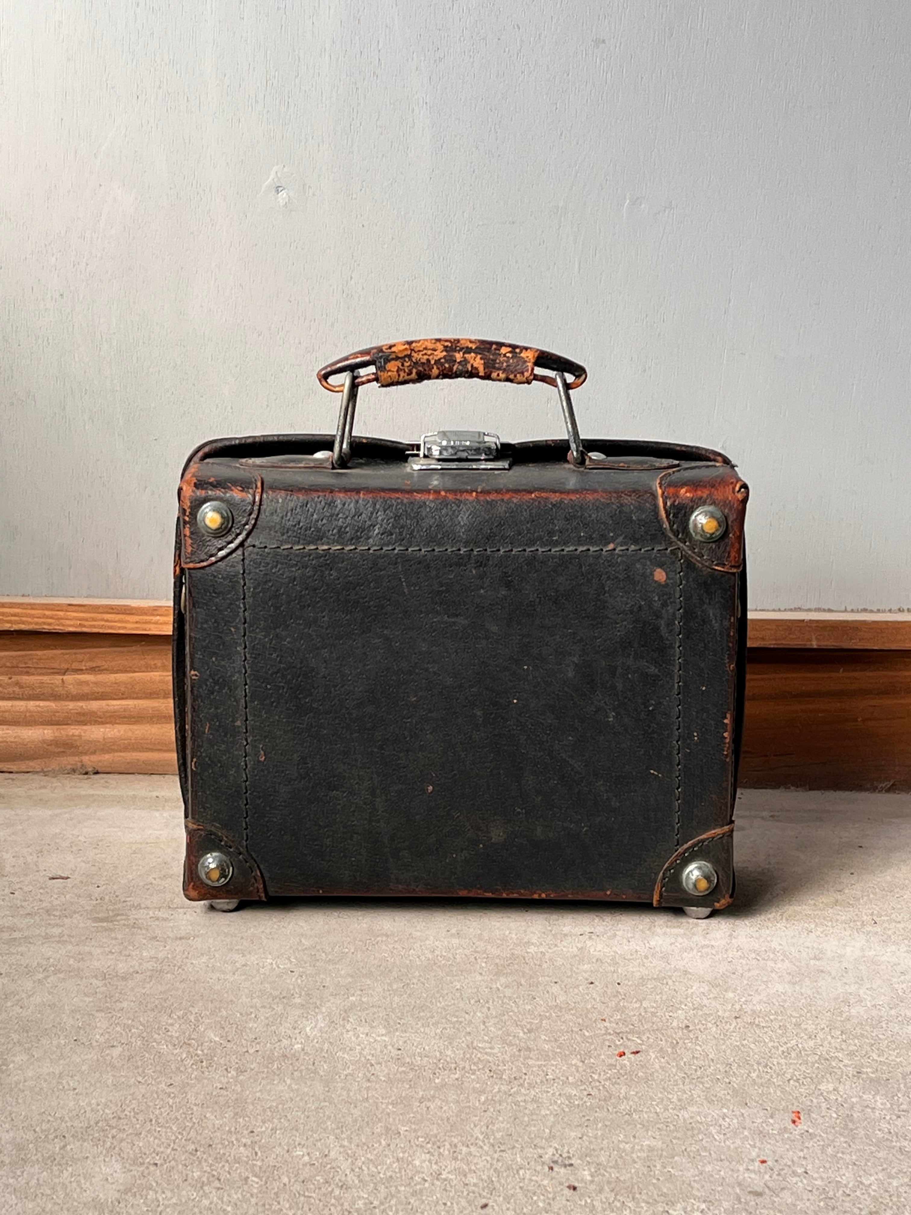 黒のミニトランク | Legacy Market［レガシーマーケット］｜古道具・古