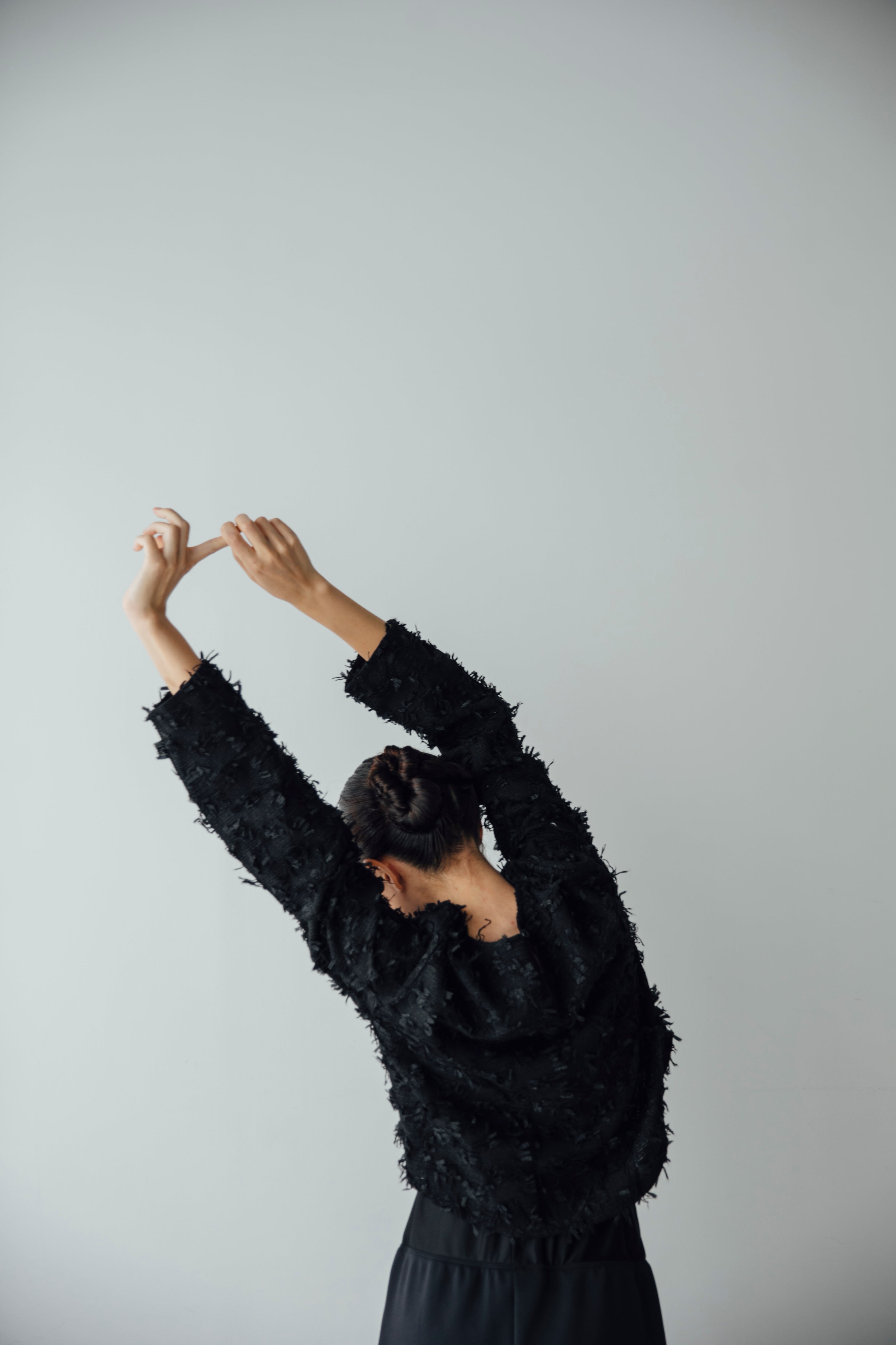 即納 shaggy short pullover (black) | e L L a