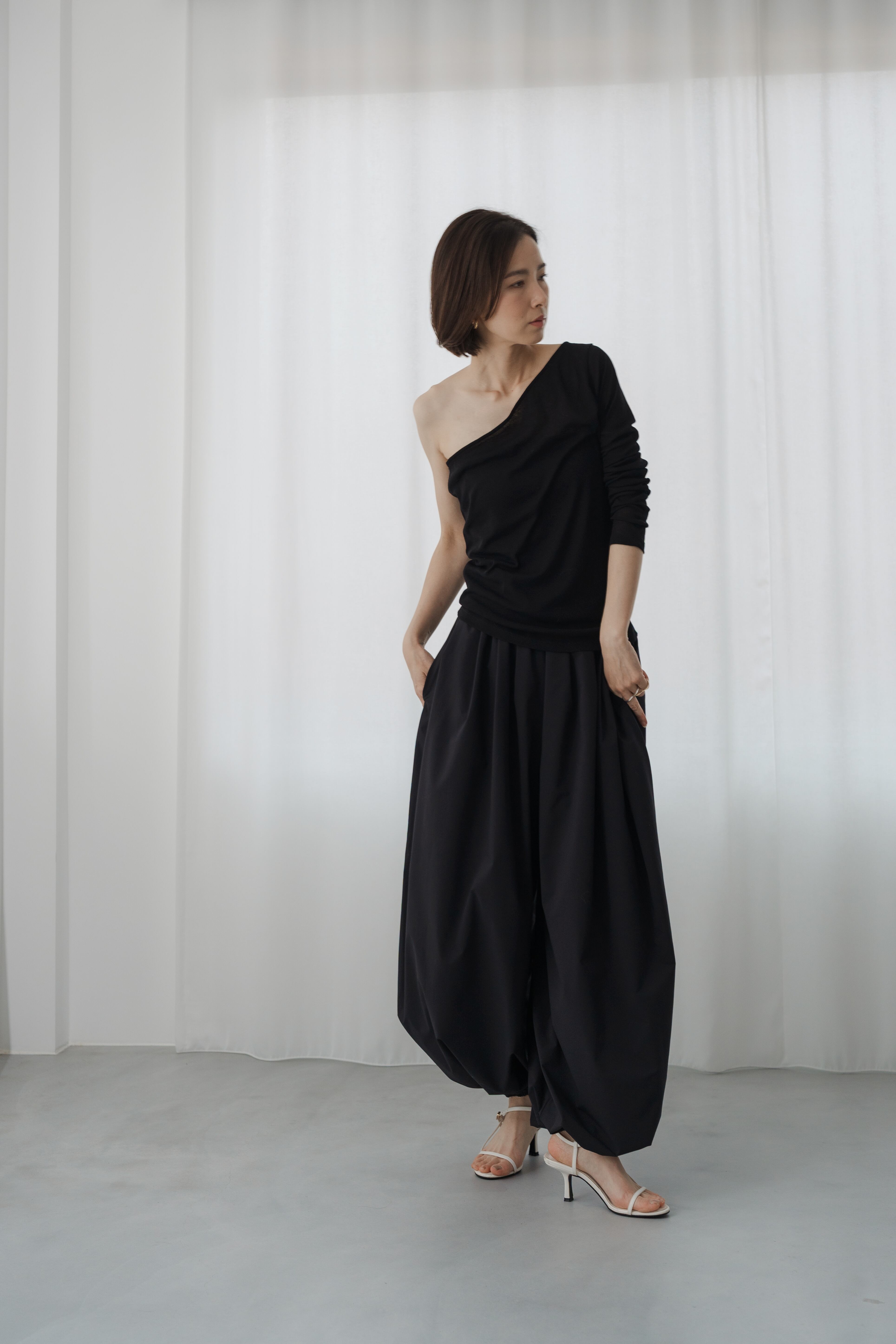 sheer balloon pants(black)ご注文から一週間前後で発送 | roughlow sheer balloon pants(black)ご注文から一週間前後で発送 | roughlow