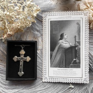 聖母マリアのホーリーカードと十字架のセット