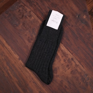 Olde H & Daughter(オールドエイチアンドドーター) "CASHMERE RIB SOCKS -BLACK-