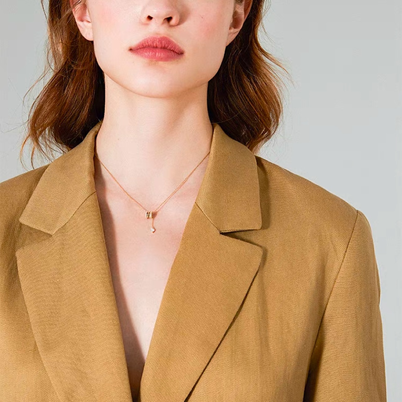 おしゃれ　キラキラ　ゴールド　ジャンパー　ネックレス