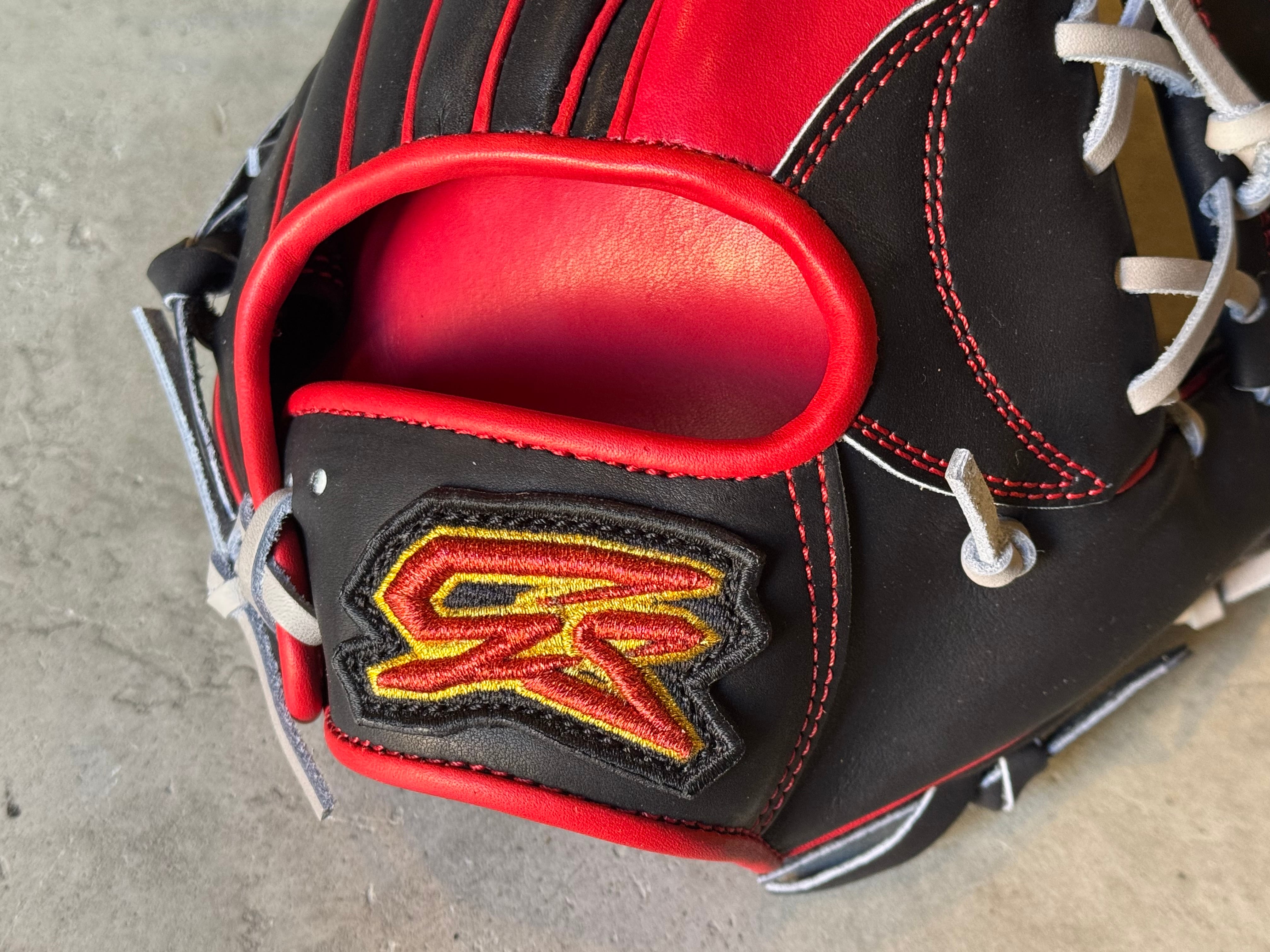 限定モデル【GS】軟式用グローブ 内野手当て挟み型 ゴリラブラック