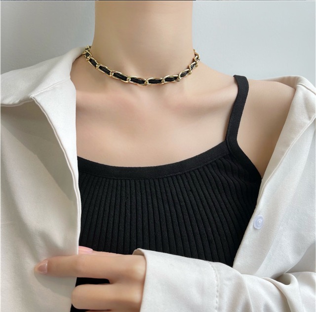 レザー×チェーンネックレス