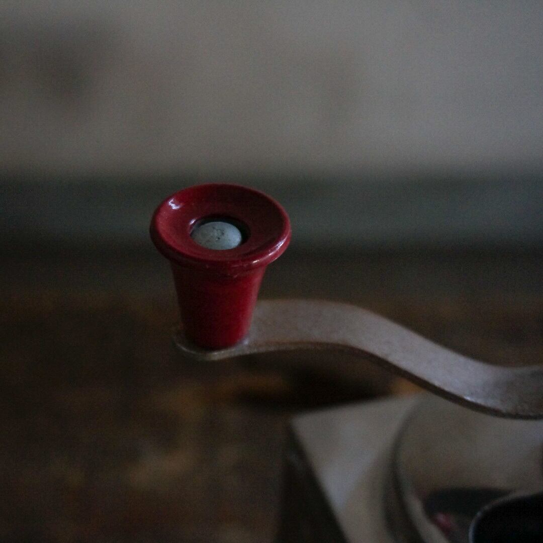 古いコーヒーミル