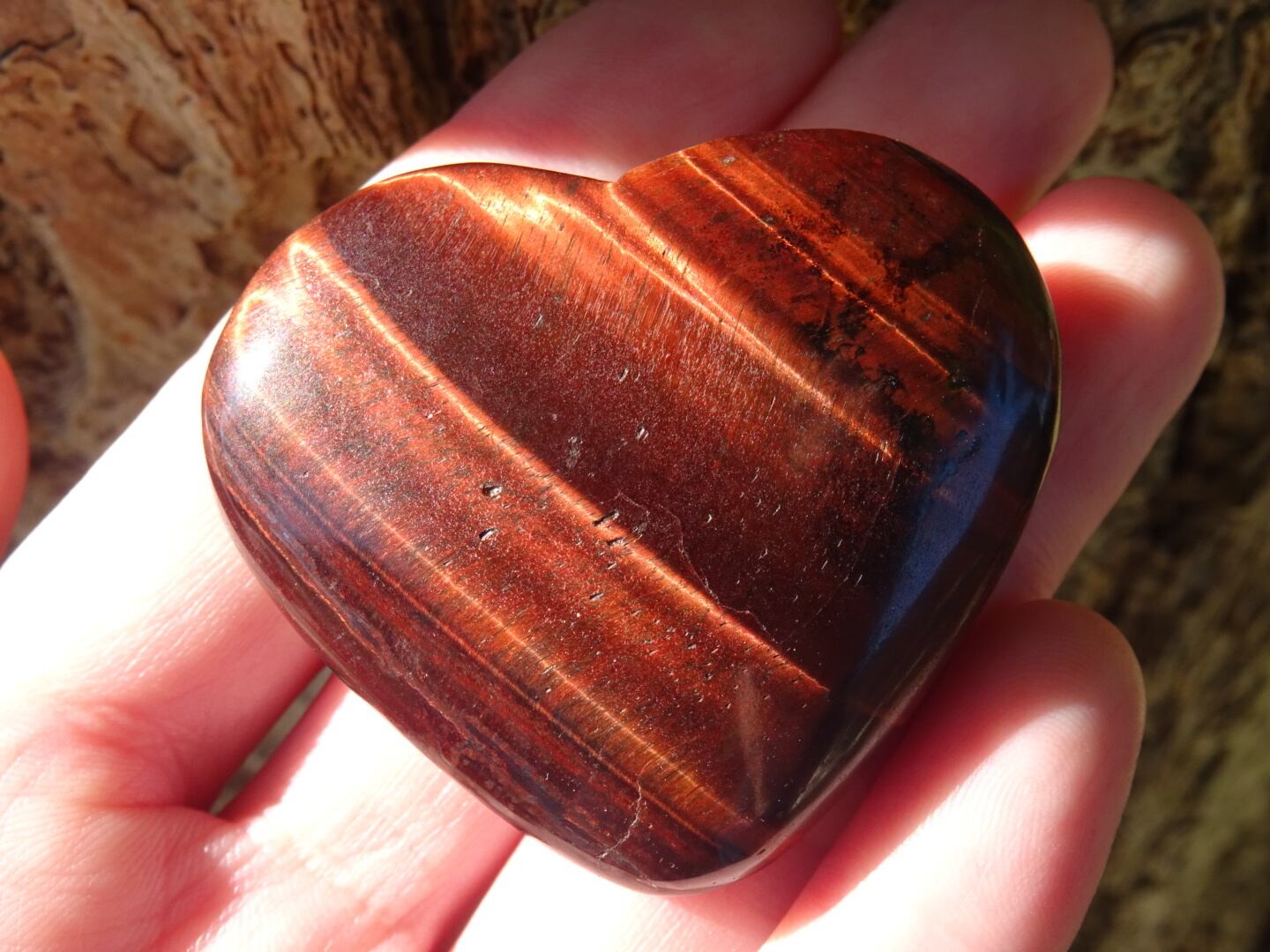 レッドタイガーアイ