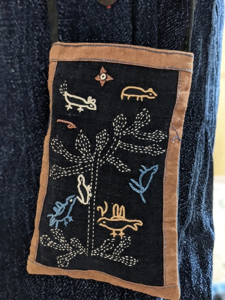 ラオス 布 レンテン族の刺繍画