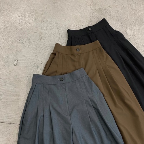 【attrayant】Three Tuck Slacks Pants