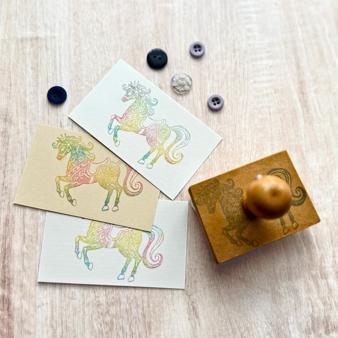 はんこ ハンコ かわいい 年賀状 馬 午年 2026 うま メリーゴーラウンド メリーゴーランド 大人かわいい 豪華 繊細 スタンプ 華やか