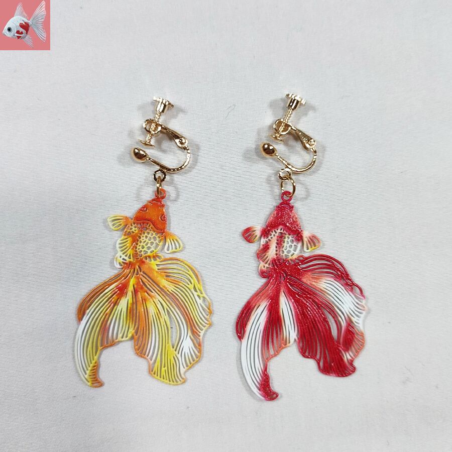 ◇マーブル金魚のイヤリング① 赤×黄 KAORI apparel