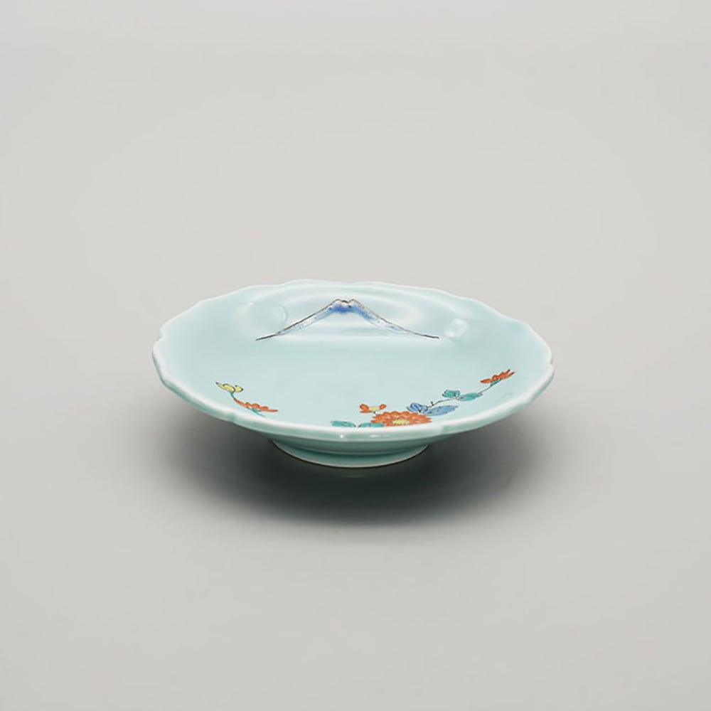 青磁色絵菊花富士図 桔梗渕皿 | 肥前吉田焼 陶磁器の与山窯
