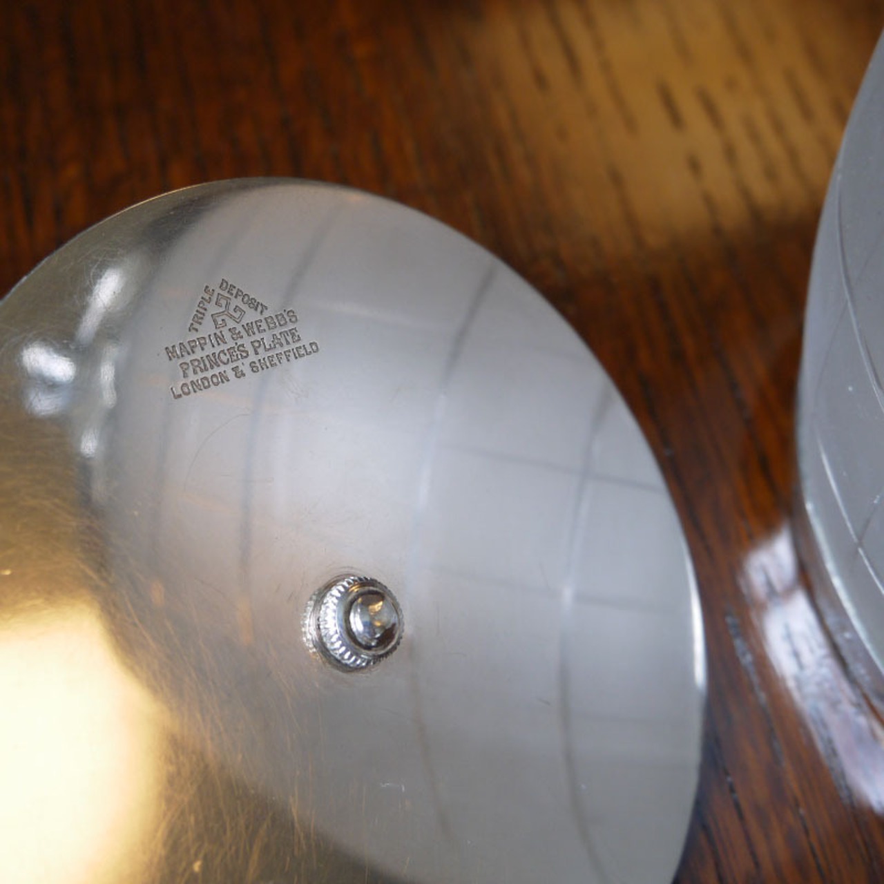 曇りガラスのビスケットポット  MAPPIN&WEBB