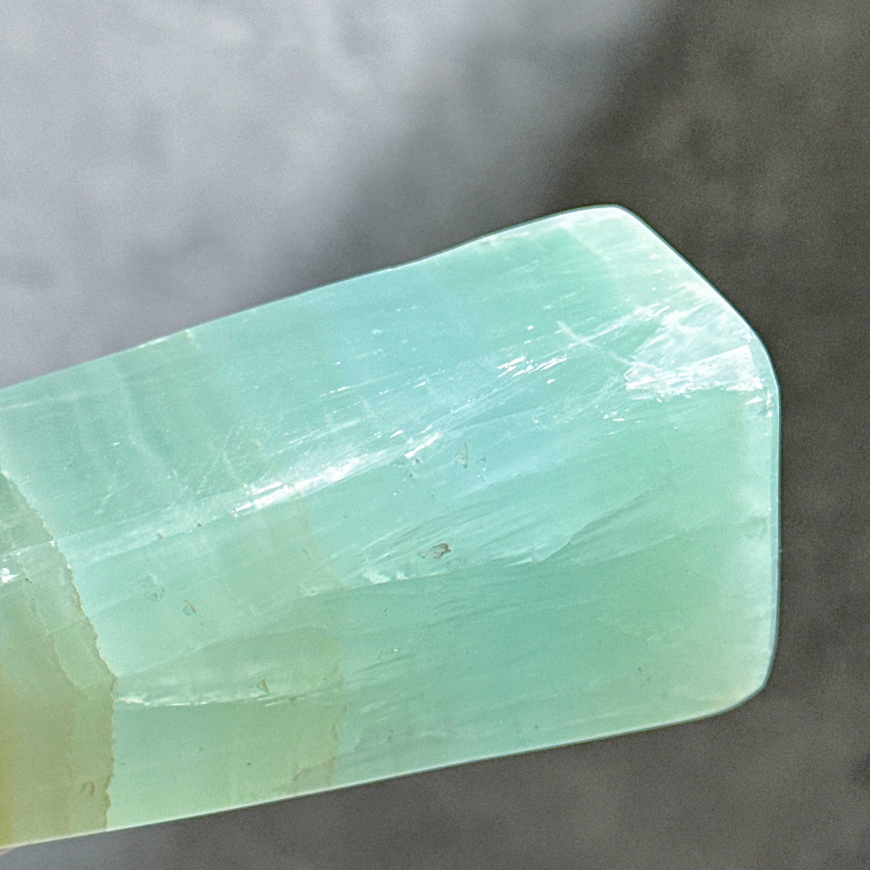 ピスタチオカルサイト タワー12◇Pistachio Calcite◇天然石・鉱物
