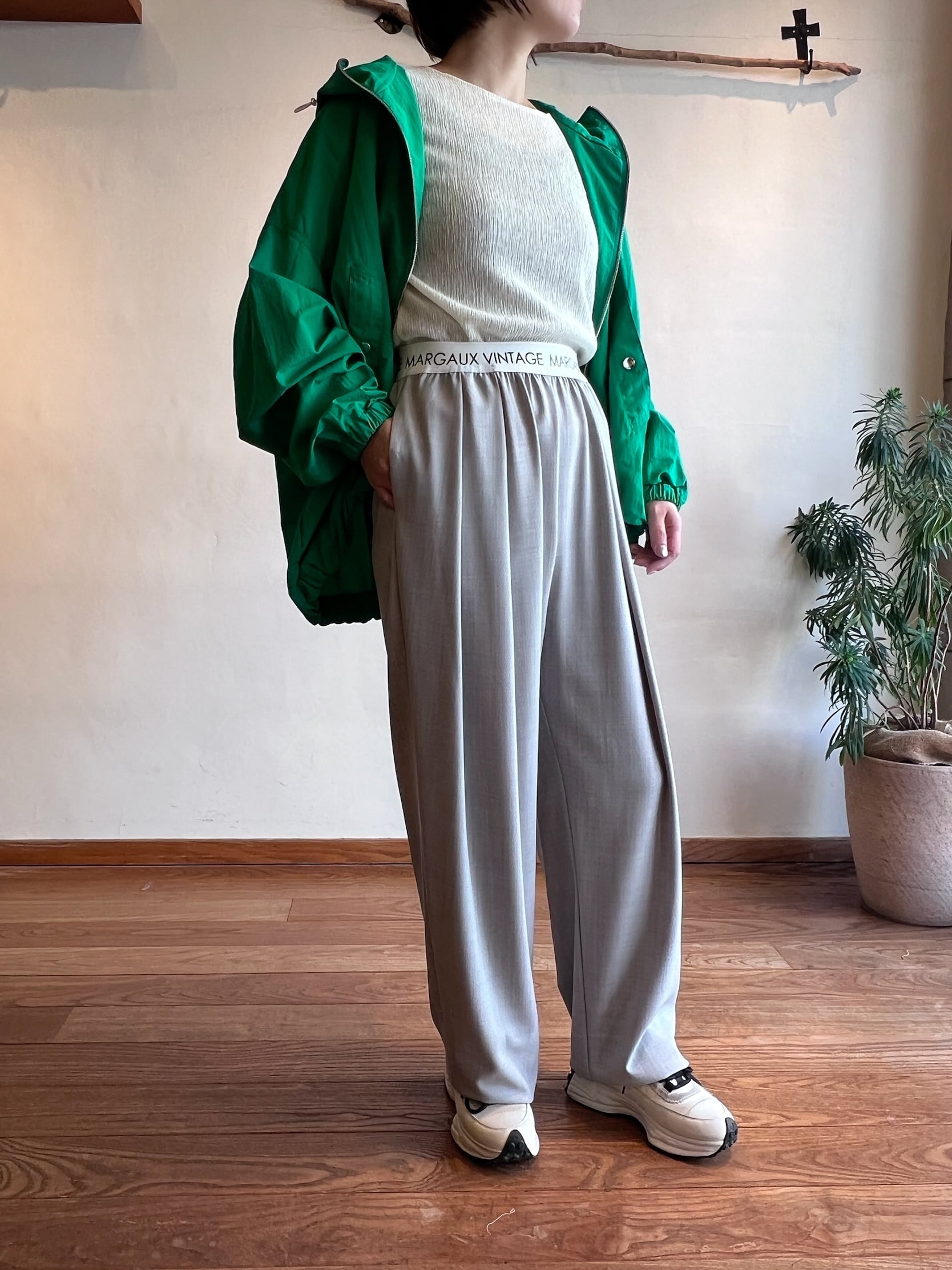 NEW】MARGAUX VINTAGE / ウエストロゴタックパンツ | anouk