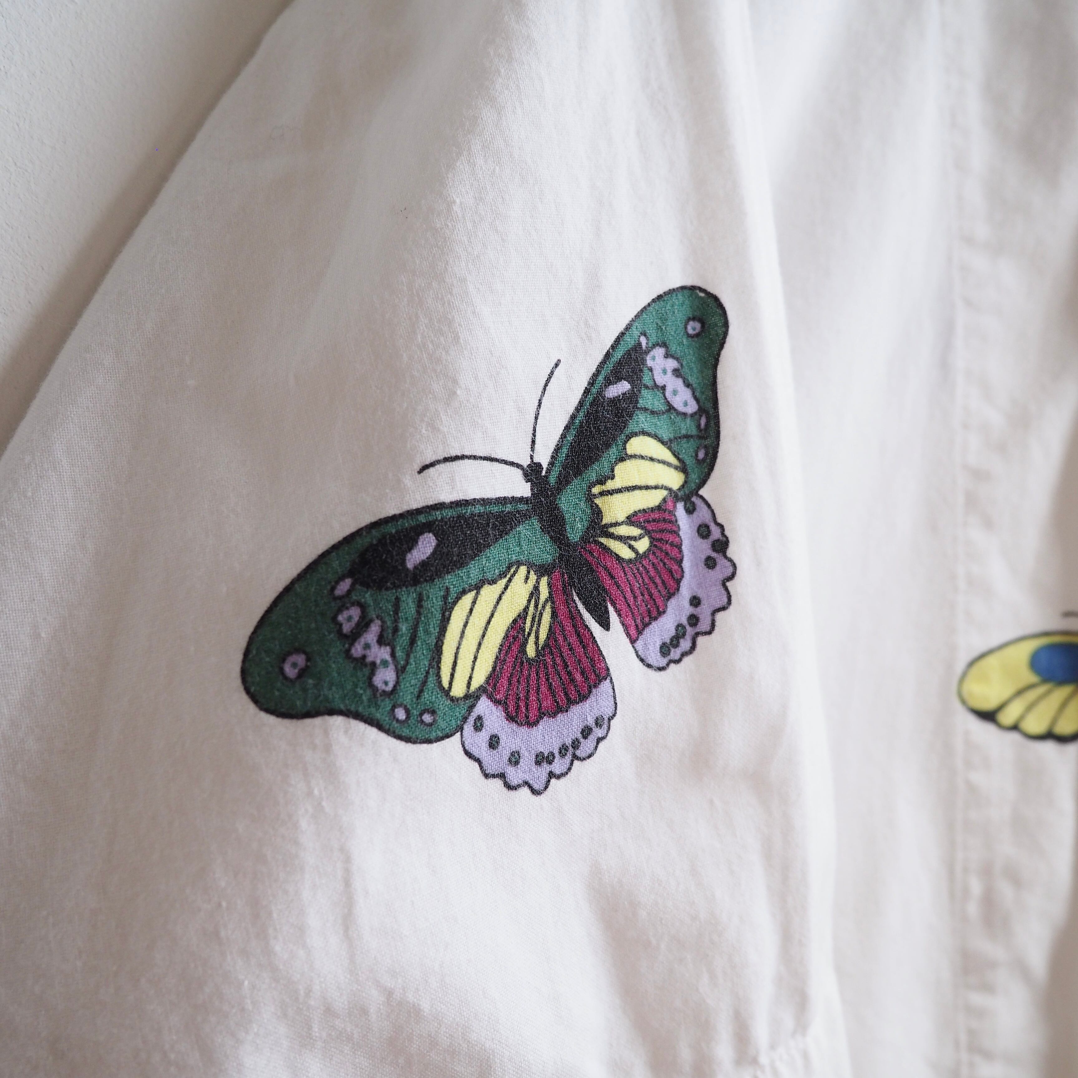 1990s ” Georges Marciano for GUESS ” Butterfly printed cotton SS shirt (made in Usa)