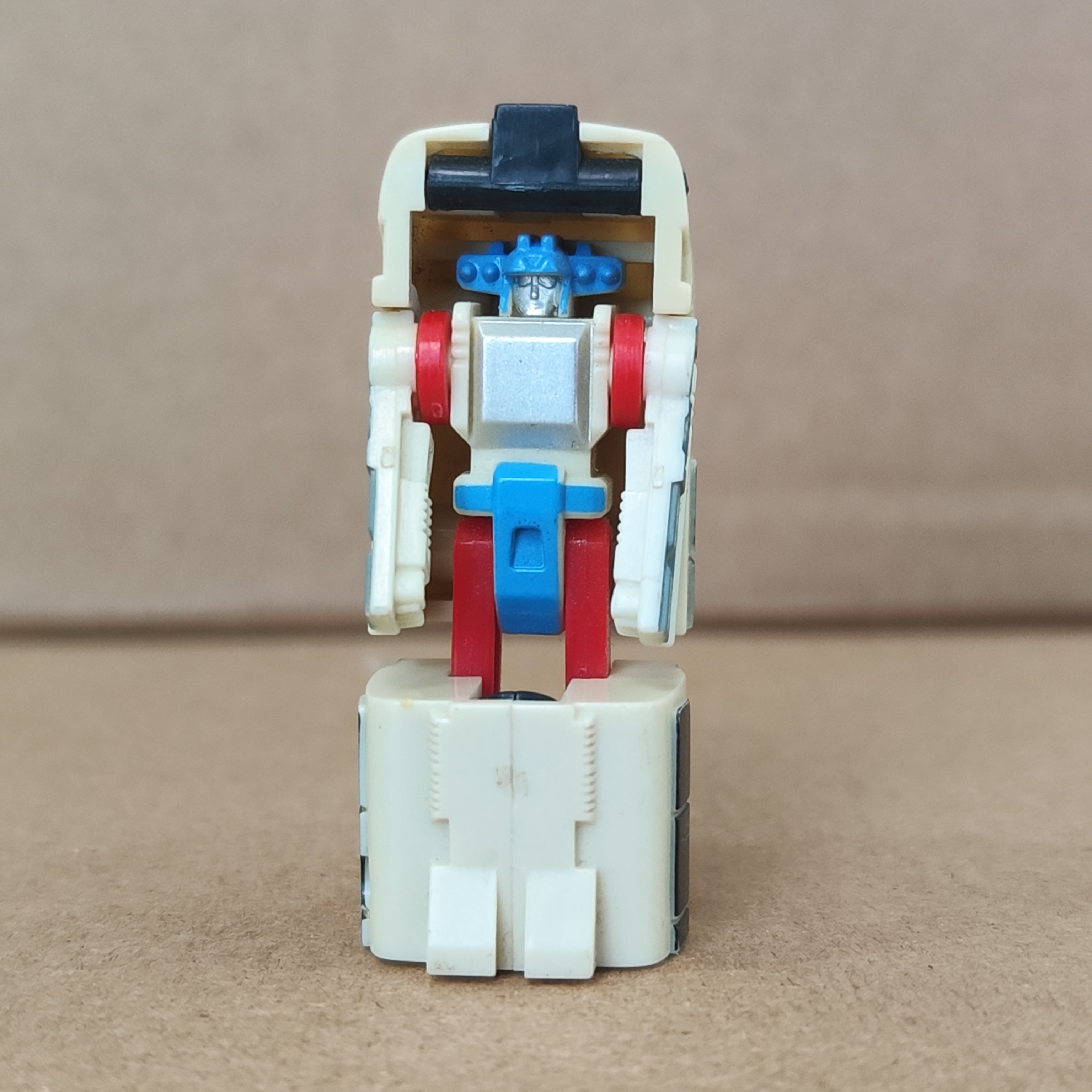 欠品あり】トランスフォーマー マイクロマスター 復刻版 シックス