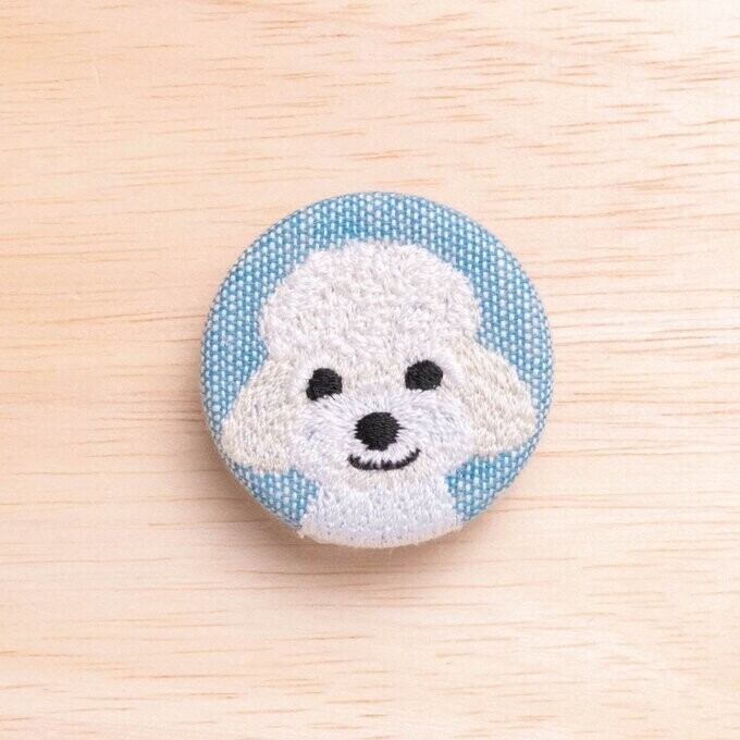 刺繍くるみブローチ(青)トイプードル ホワイト