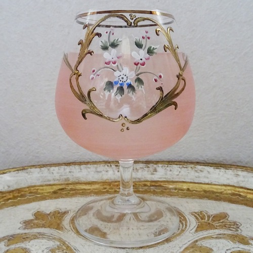 チェコスロバキア フラワーモチーフ サーモンピンクのグラス