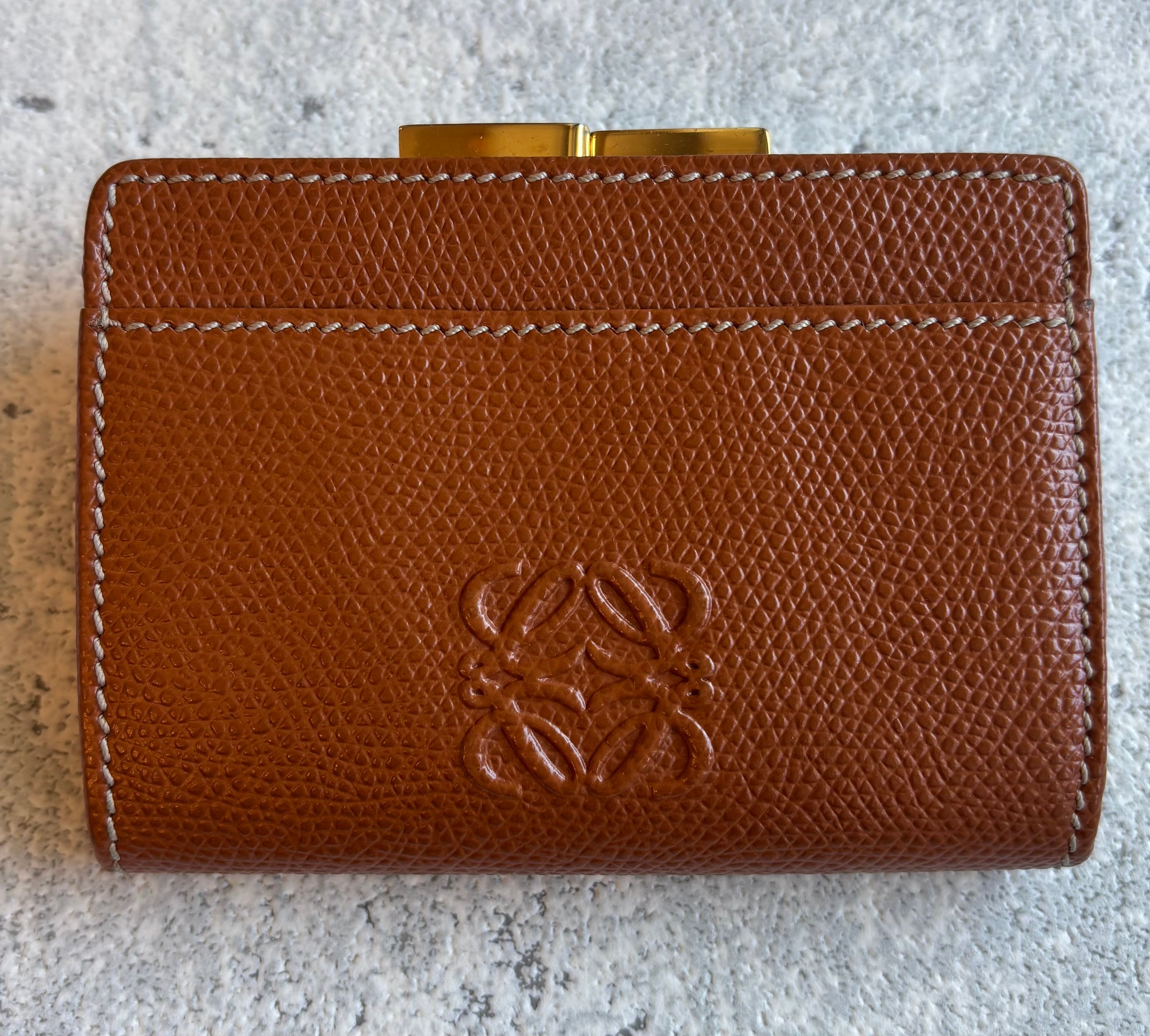 LOEWE アナグラムポイント がま口コインケース ブラウン