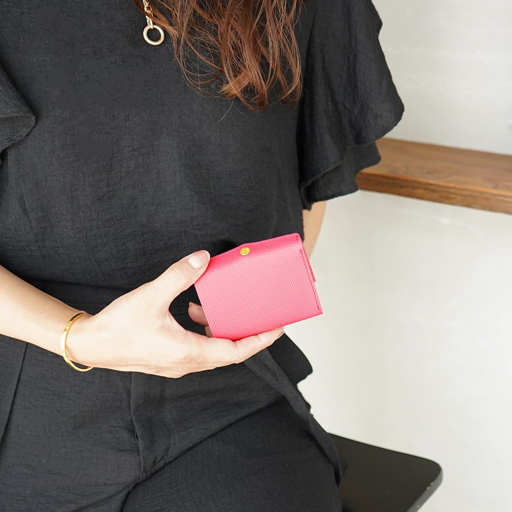 極小サイズで軽やかに！カードサイズの極小軽量三つ折り財布『timik