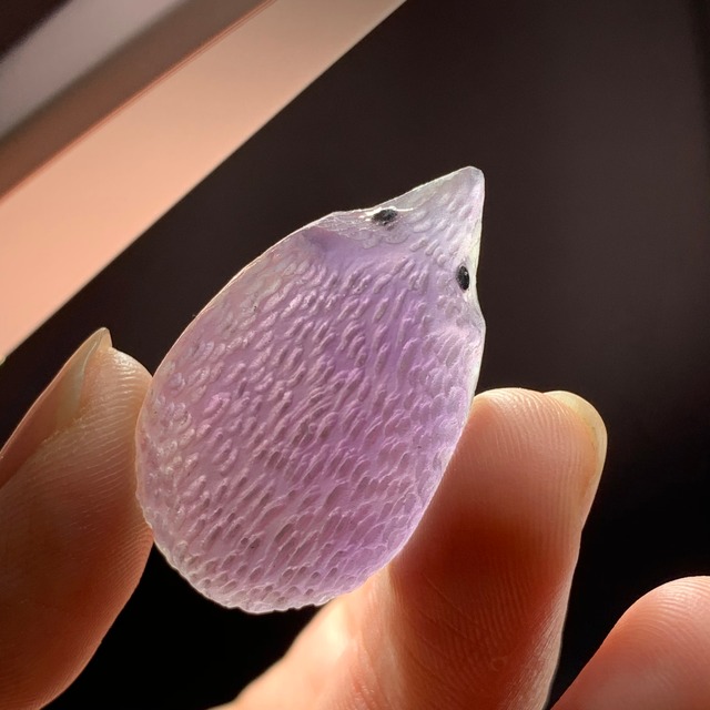 125色合いが可愛いフローライトハリネズミさん