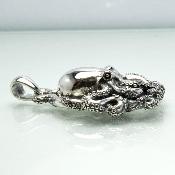 銀の蛸　オクトパスペンダントトップ タコ、たこ 銀製(シルバー925) neck-1505