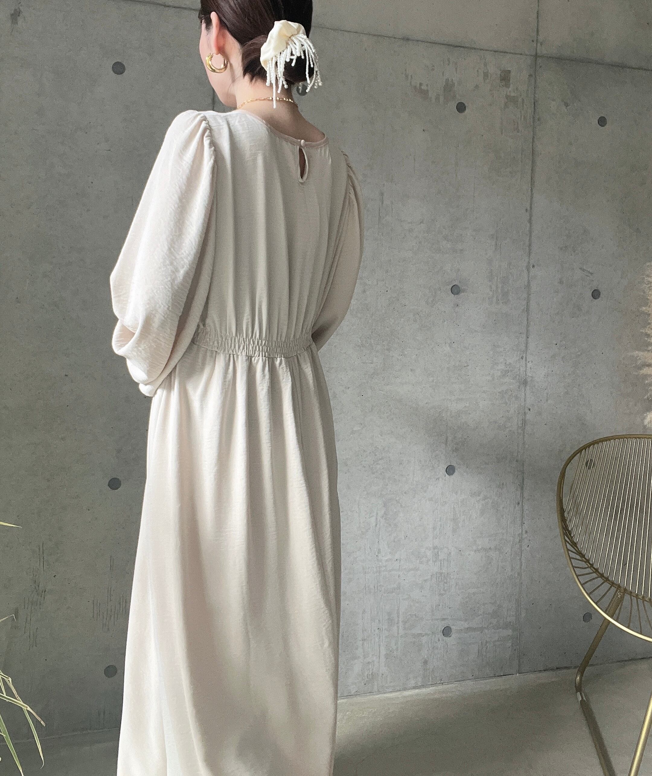 即納】ビスチェ風パイピングギャザーワンピース【アイボリー】 | eeny