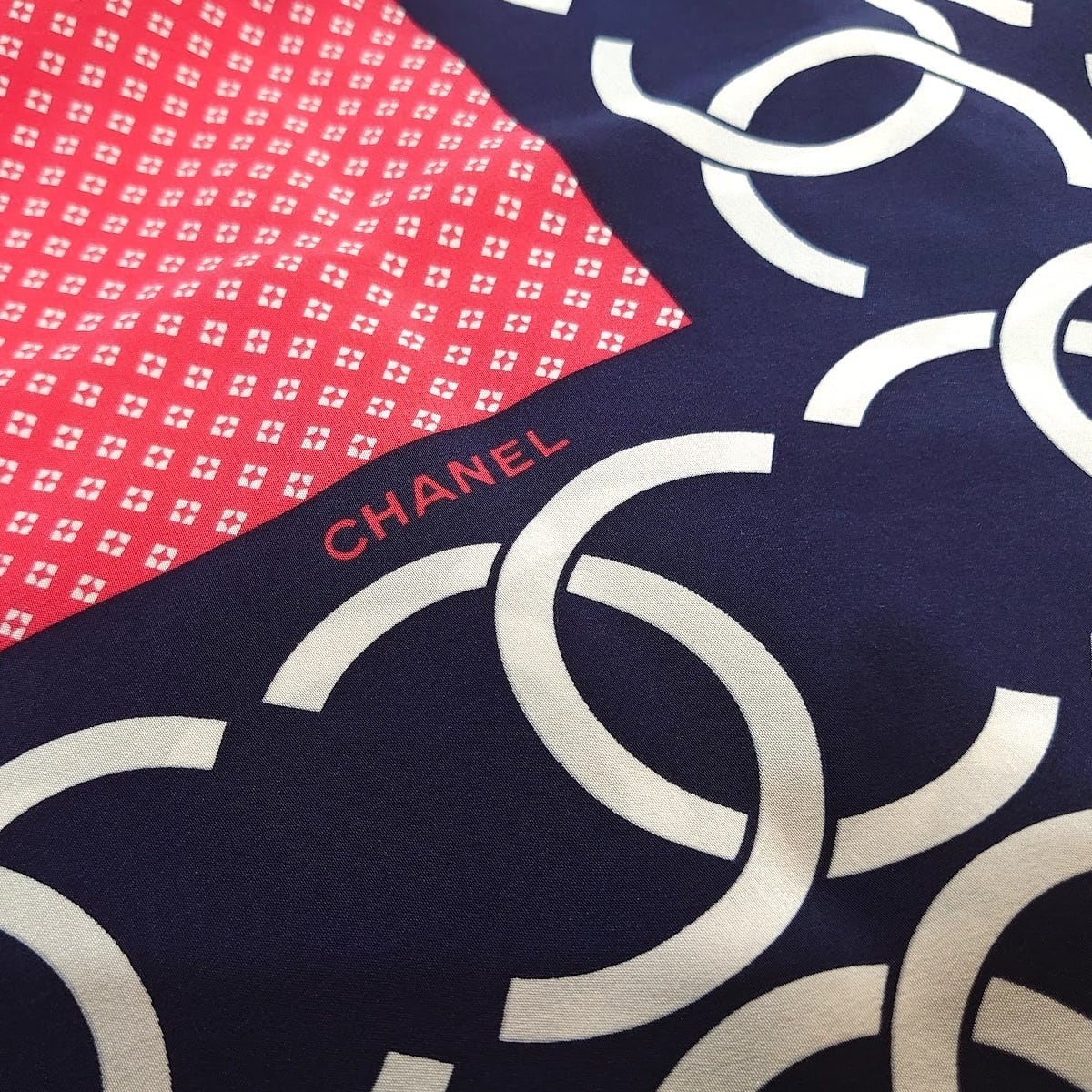 SALE！】CHANEL シャネル スカーフ ココマーク 小紋柄 シルク100  