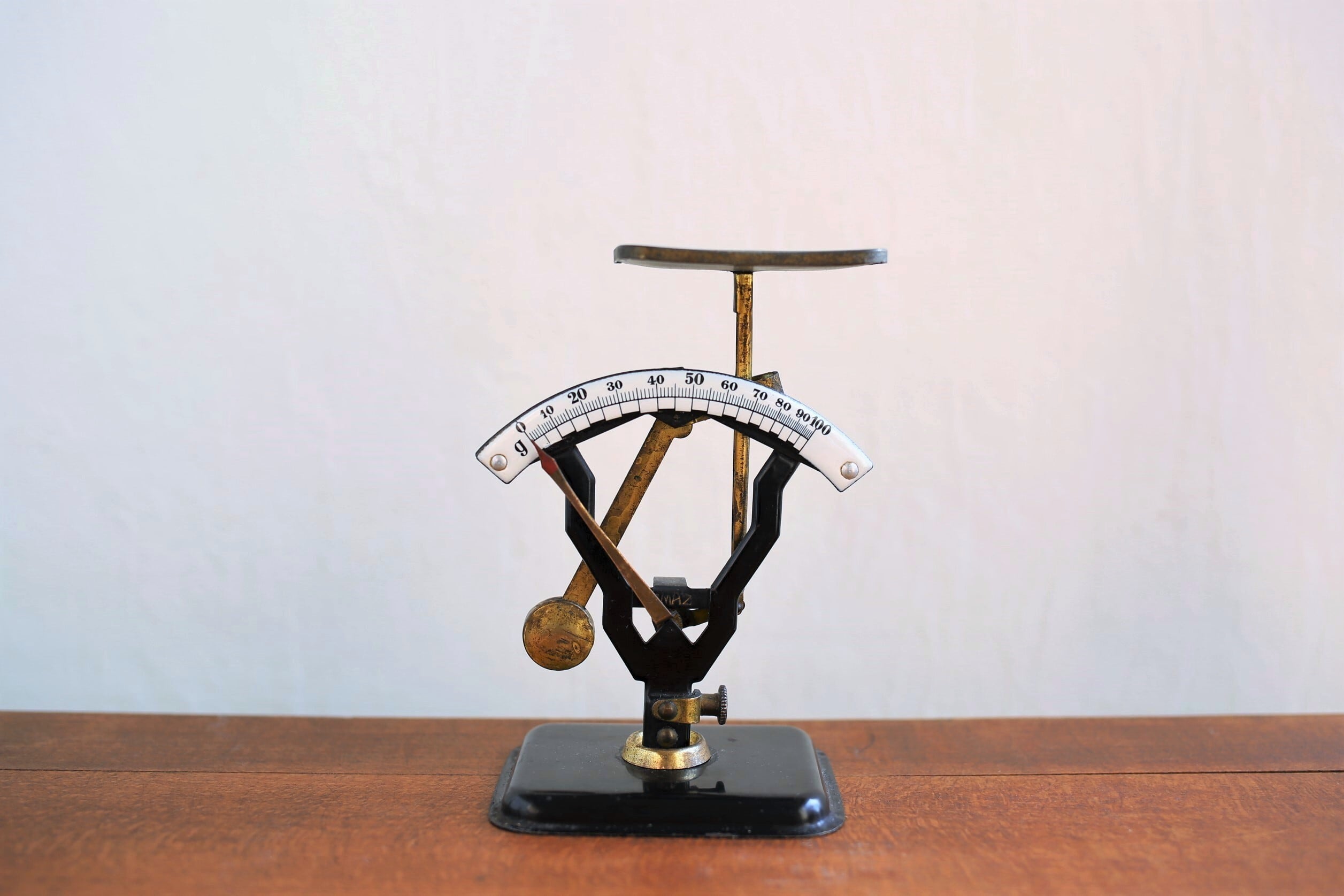 ドイツ アンティーク レタースケール 『JMAZ』ヤコブモール ホーロー製メモリ ゴールド×ブラック N-03937