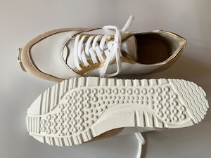 ゴールドアクセントのナチュラルカラー【新色】柔らかい履き心地。WHT/BEG