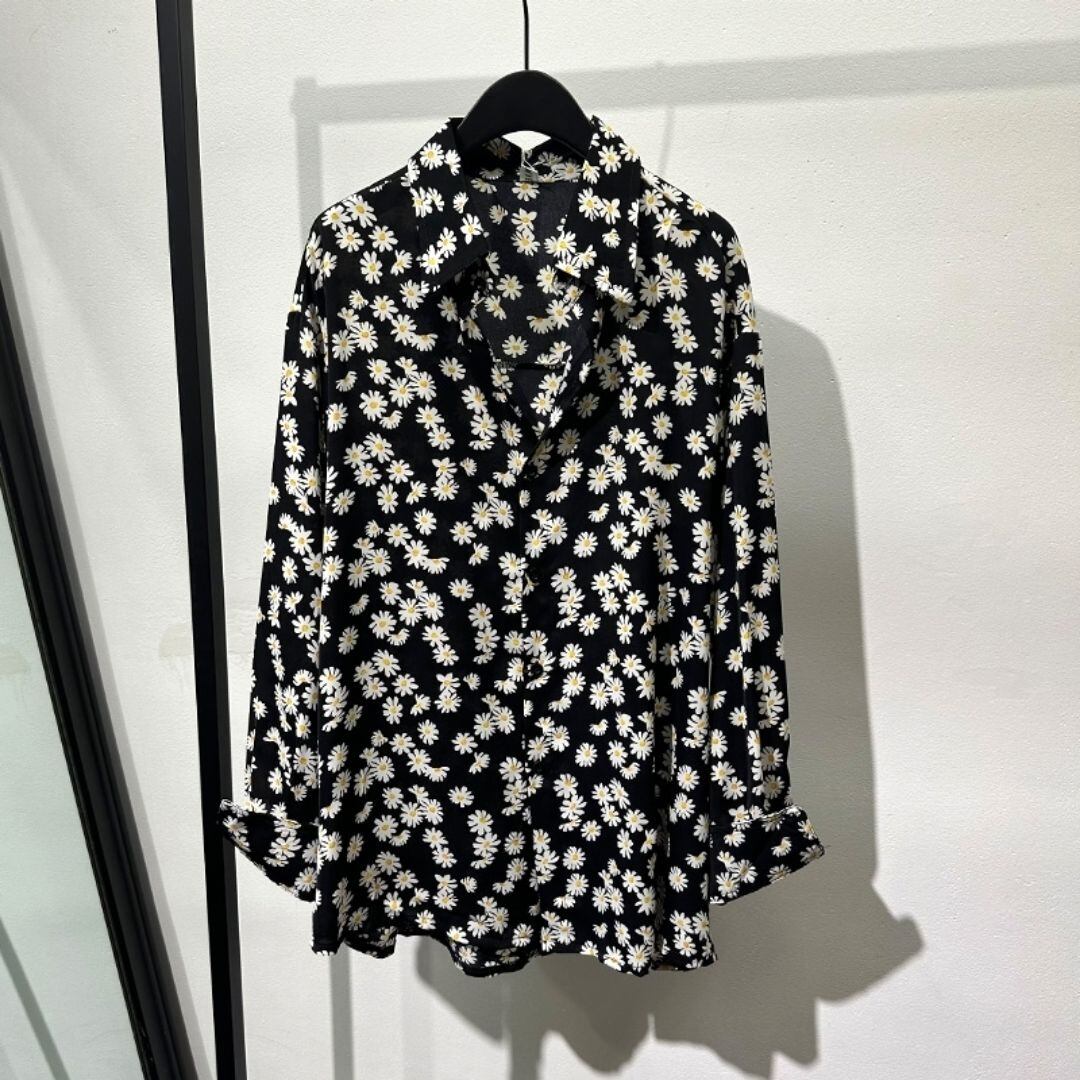 Drape-free floral top