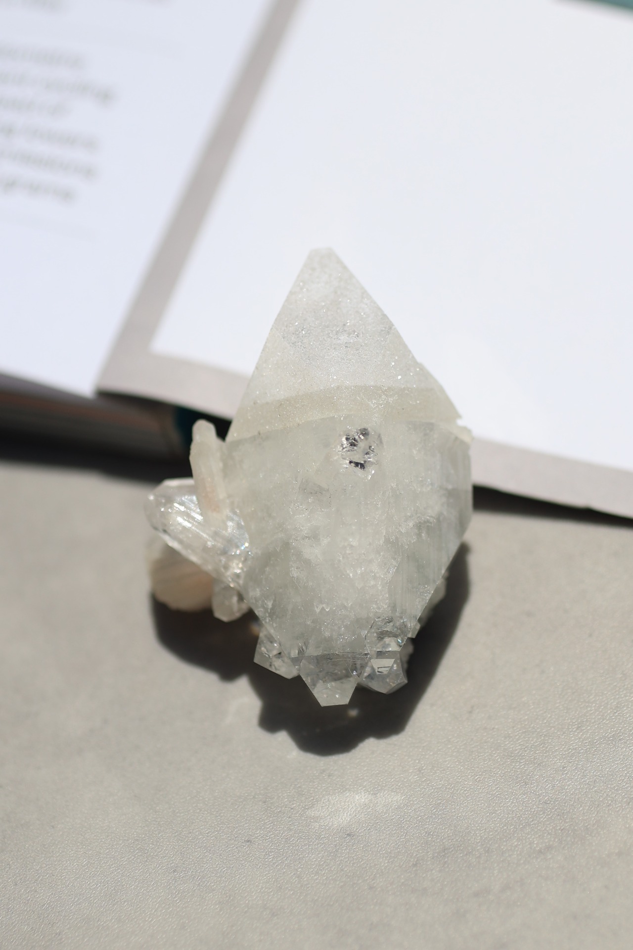 アポフィライト & スティルバイト 「心のひかり」 Apophyllite Stilbite ◇ 天然石・鉱物・パワーストーン・原石 | st00330