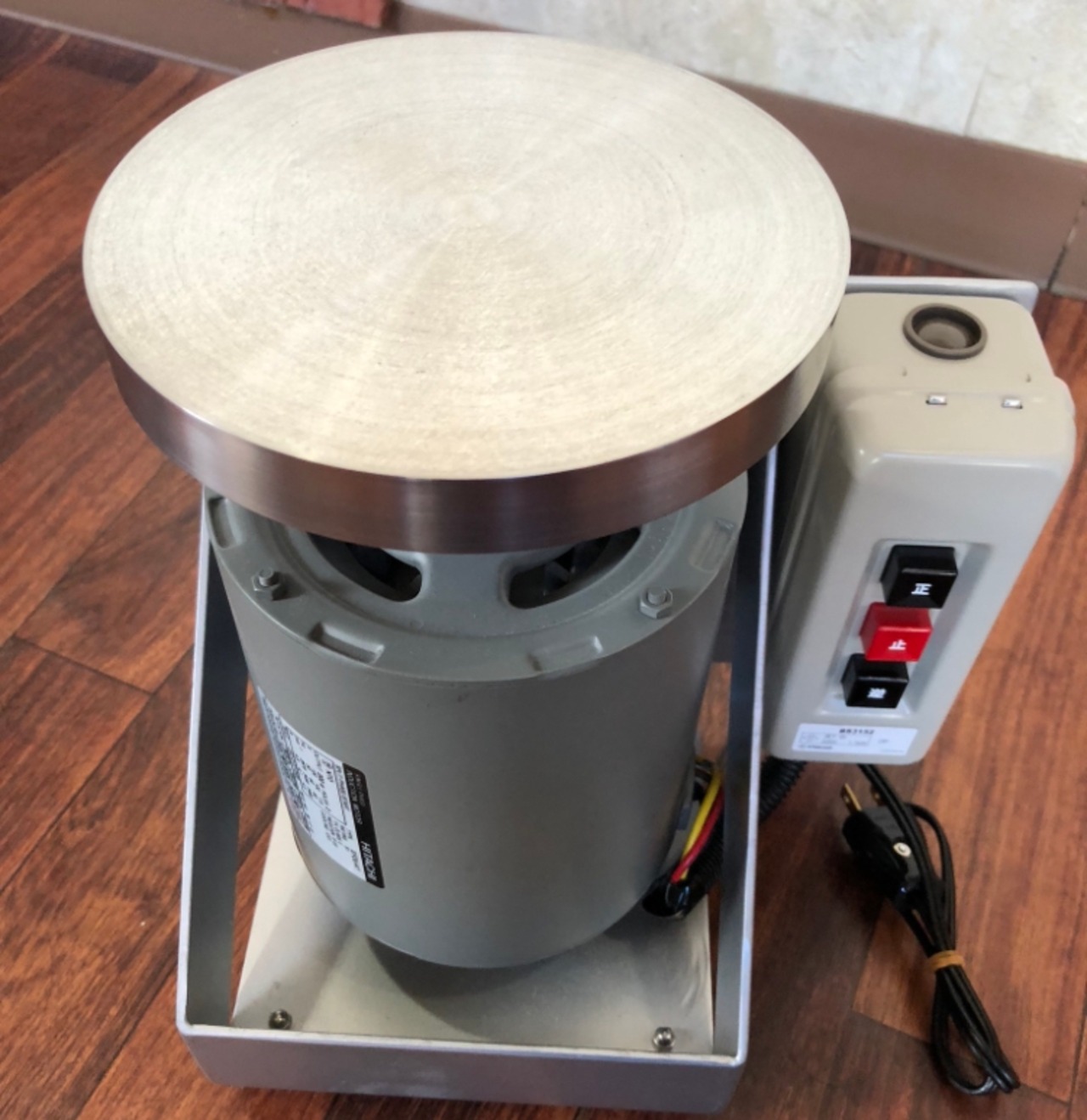シザー研磨○回転盤 | 理美容鋏の部品 岡田理器商会