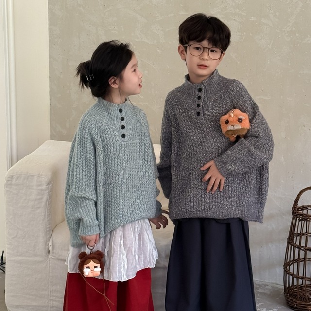 《取寄》モックネックハーフポロセーター （アイス／グレー） KMAI 2025秋 韓国子供服 トップス セーター プルオーバー ニットソー マルチボーダー （90~150cm）