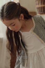 韓国子供服 / 26Autumn / 〖取寄〗Melikey / バレエフリルノースリーブワンピース / 女子服 *XS~JM*