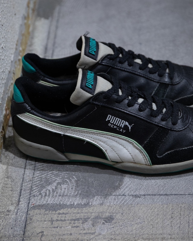 1980s vintage "PUMA" designed leather sneaker