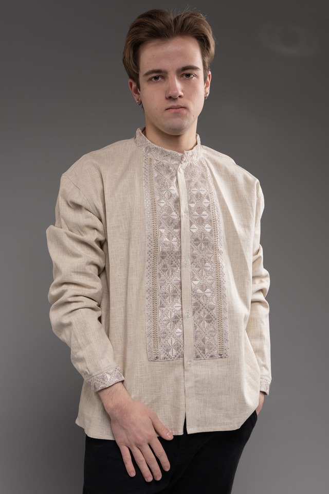 ウクライナ刺繍ヴィシヴァンカ　シルク　平行縫い手刺繍　XLサイズ　メンズ