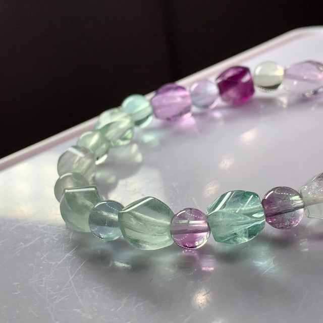 no4.フローライトデザインブレスレット