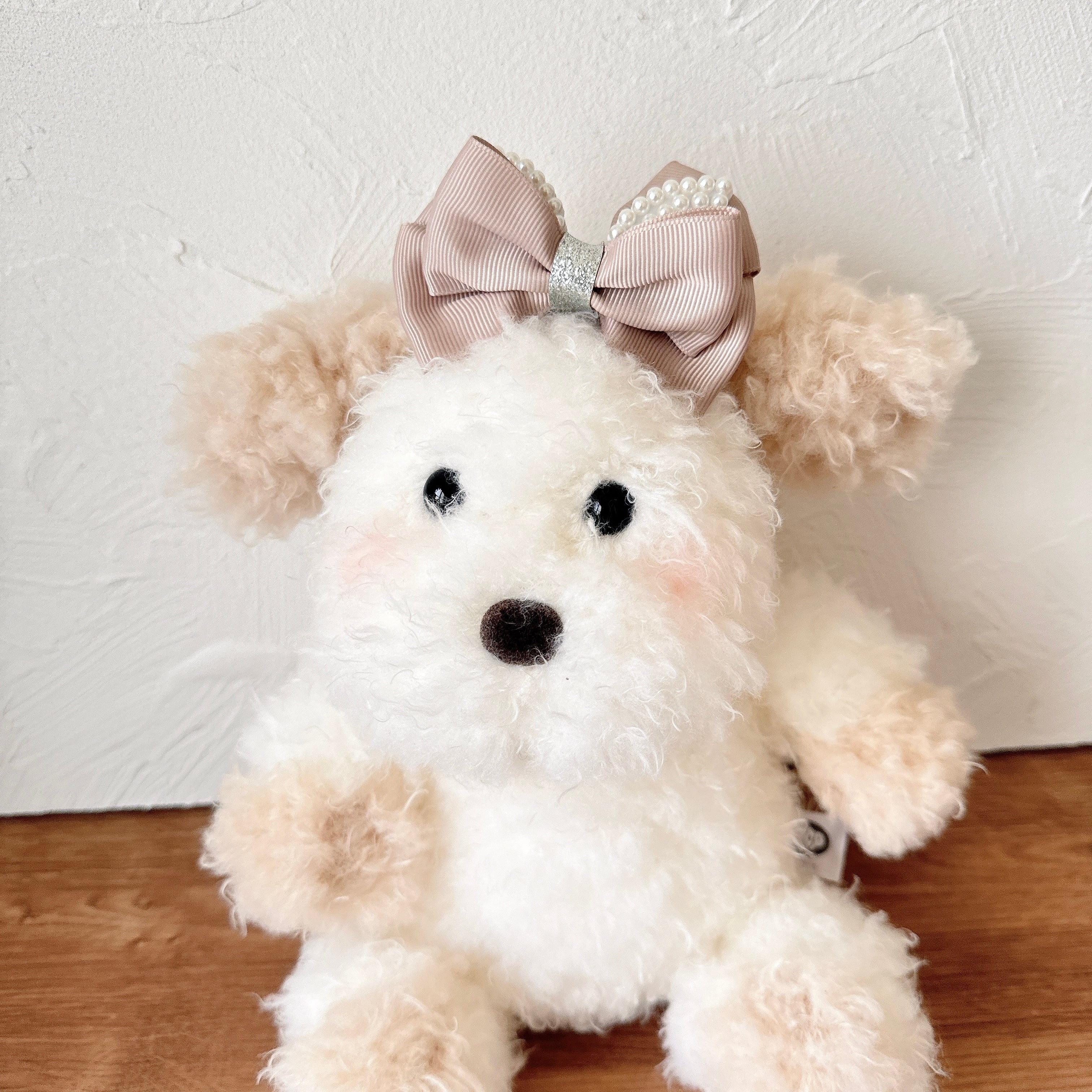 ベージュうさちゃんパールリボンヘアバンド(後ろ支え付き)