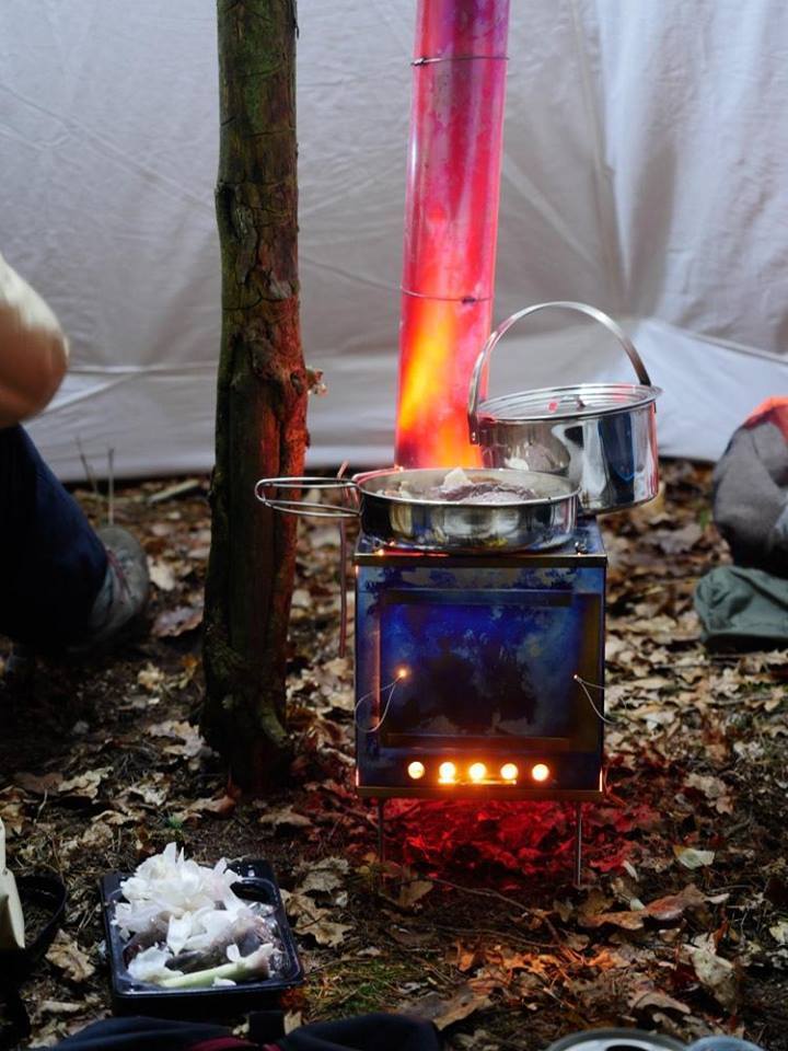 シークアウトサイド　チタン薪ストーブ　Mサイズ Seek Outside(シークアウトサイド)／ポータブルチタン薪ストーブ