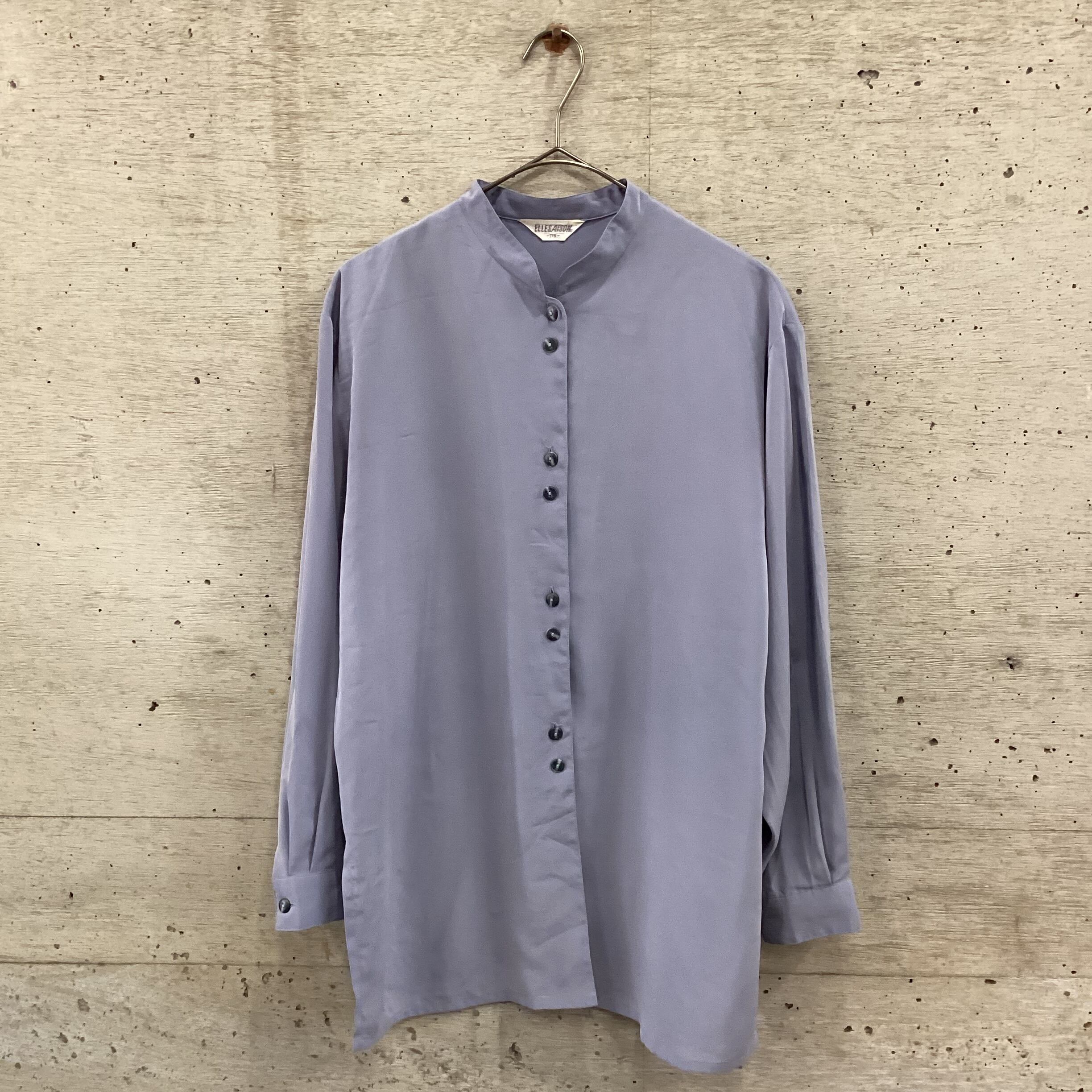 blue button point shirt