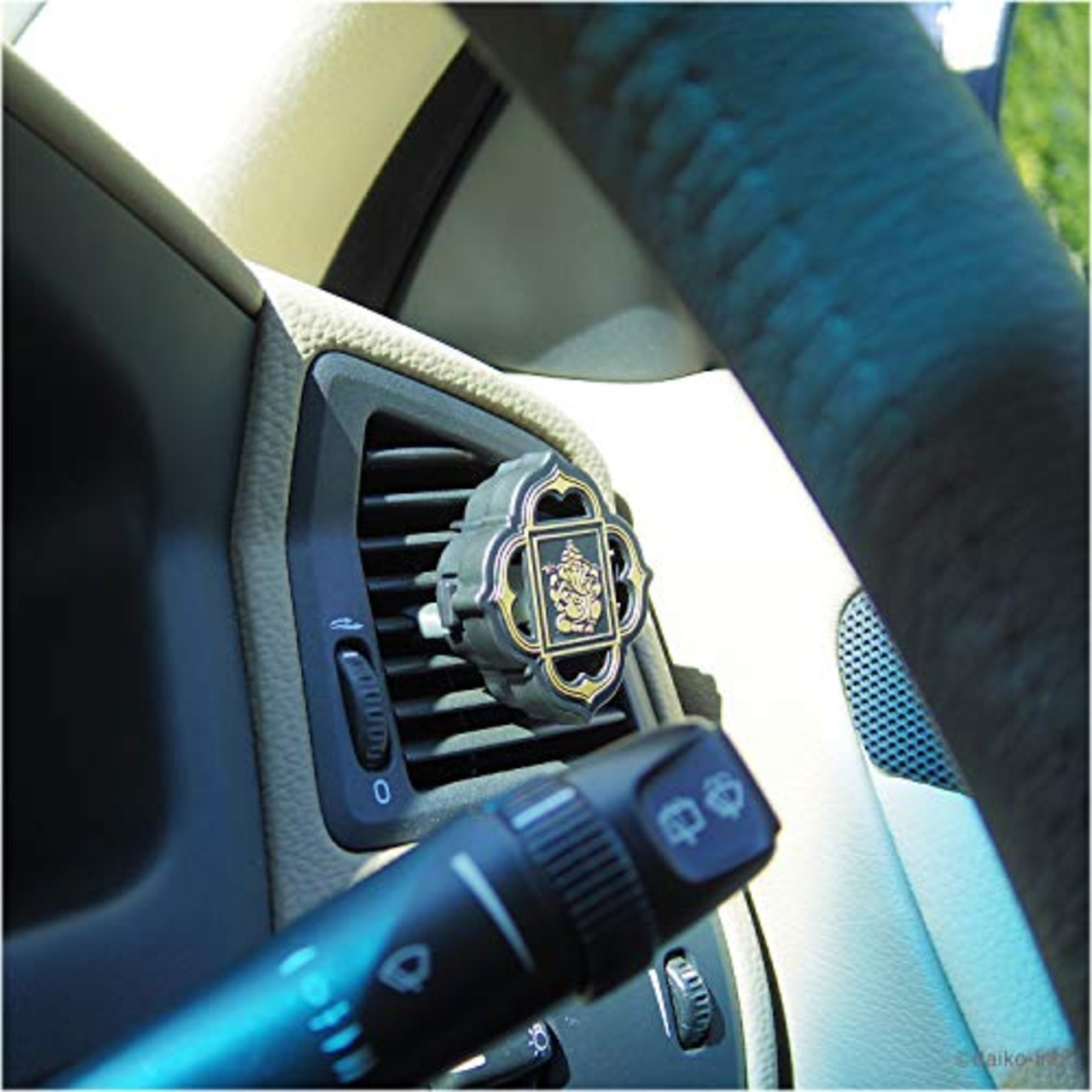 GONESH(ガーネッシュ) 車用芳香剤 ヴェンティレーターリキッド No.8(フルーツ系の香り) 3ml 70mm×30mm×148mm 1 個