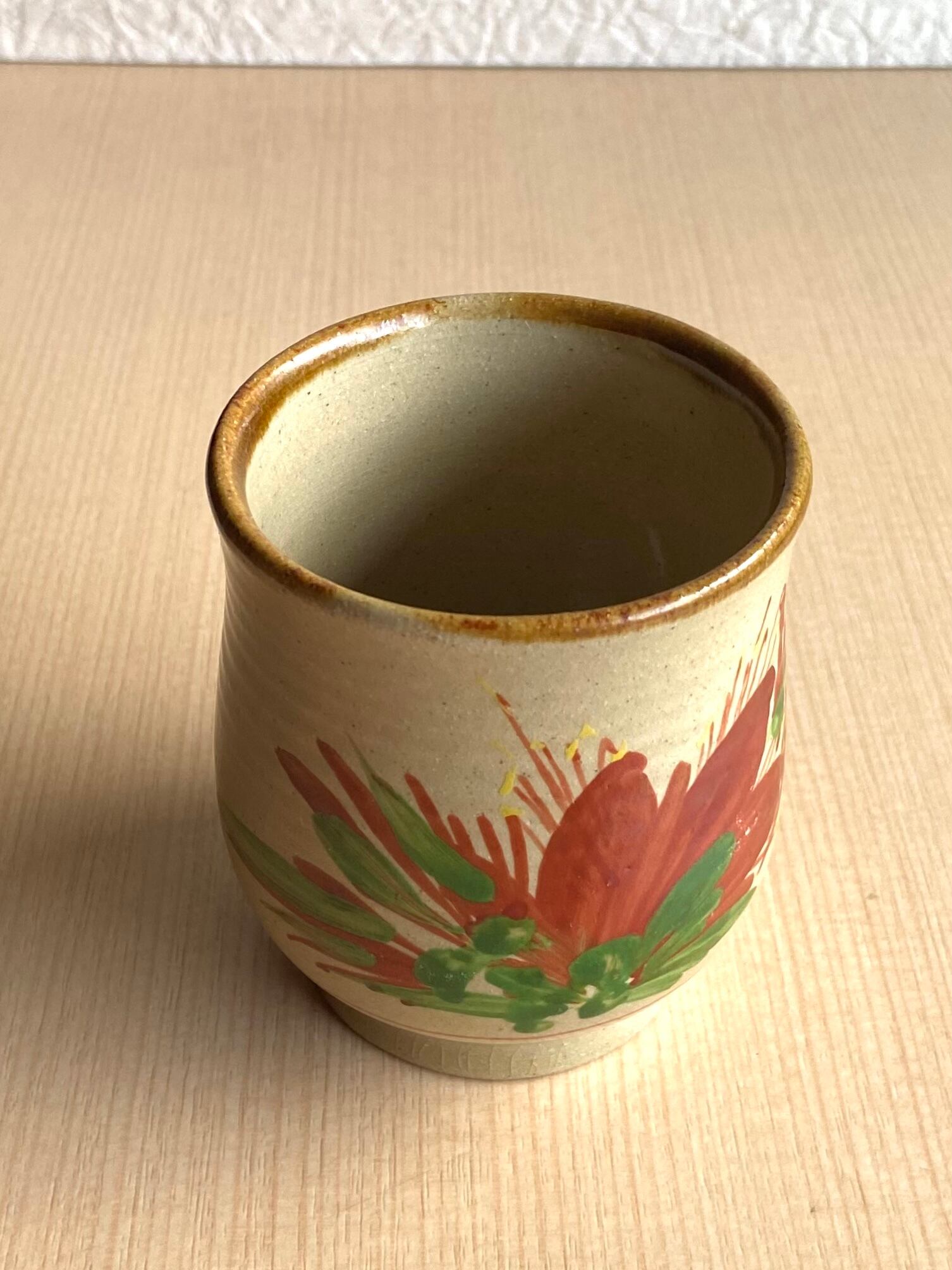 琉球焼 末吉窯 湯呑み 茶器 やちむん 赤絵 民芸品 工芸品 A (沖縄県 ...