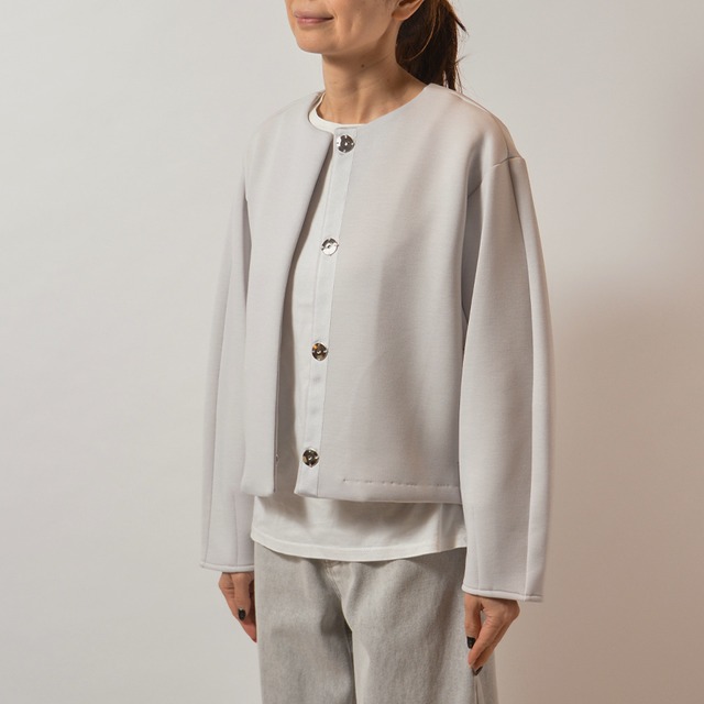 【１色】relaxing.R 　ノーカラーポンチジャケット　色：オフホワイト　商品番号：204-51101